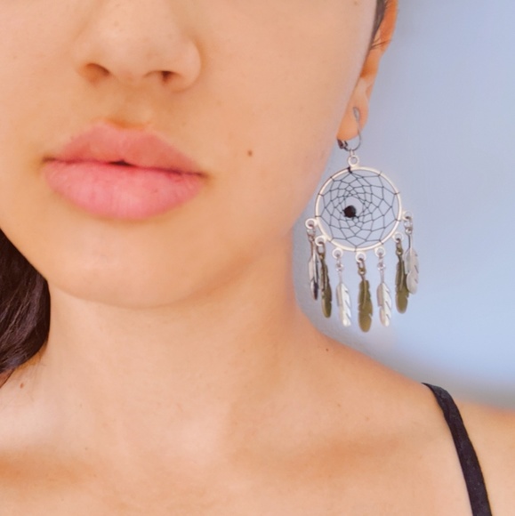 Dream Earrings 🌛✨ - Picture 2 of 4